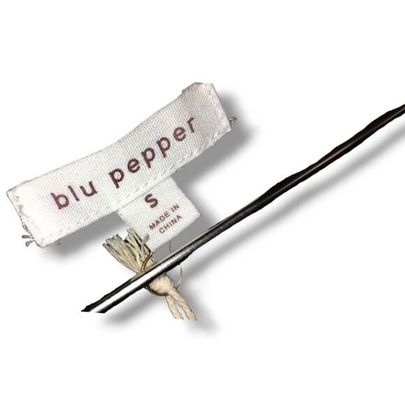 Blu Pepper Womens Sheer Top Size Small Black‎ Vneck 3/4 Sleeves Holiday Slouchy - Picture 11 of 14